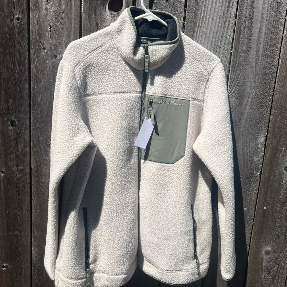 Eddie Bauer Cream Fleece with Green Accents